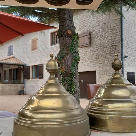 Hotel Domaine Bassy Saint-Gengoux-de-Scissé Esterno foto