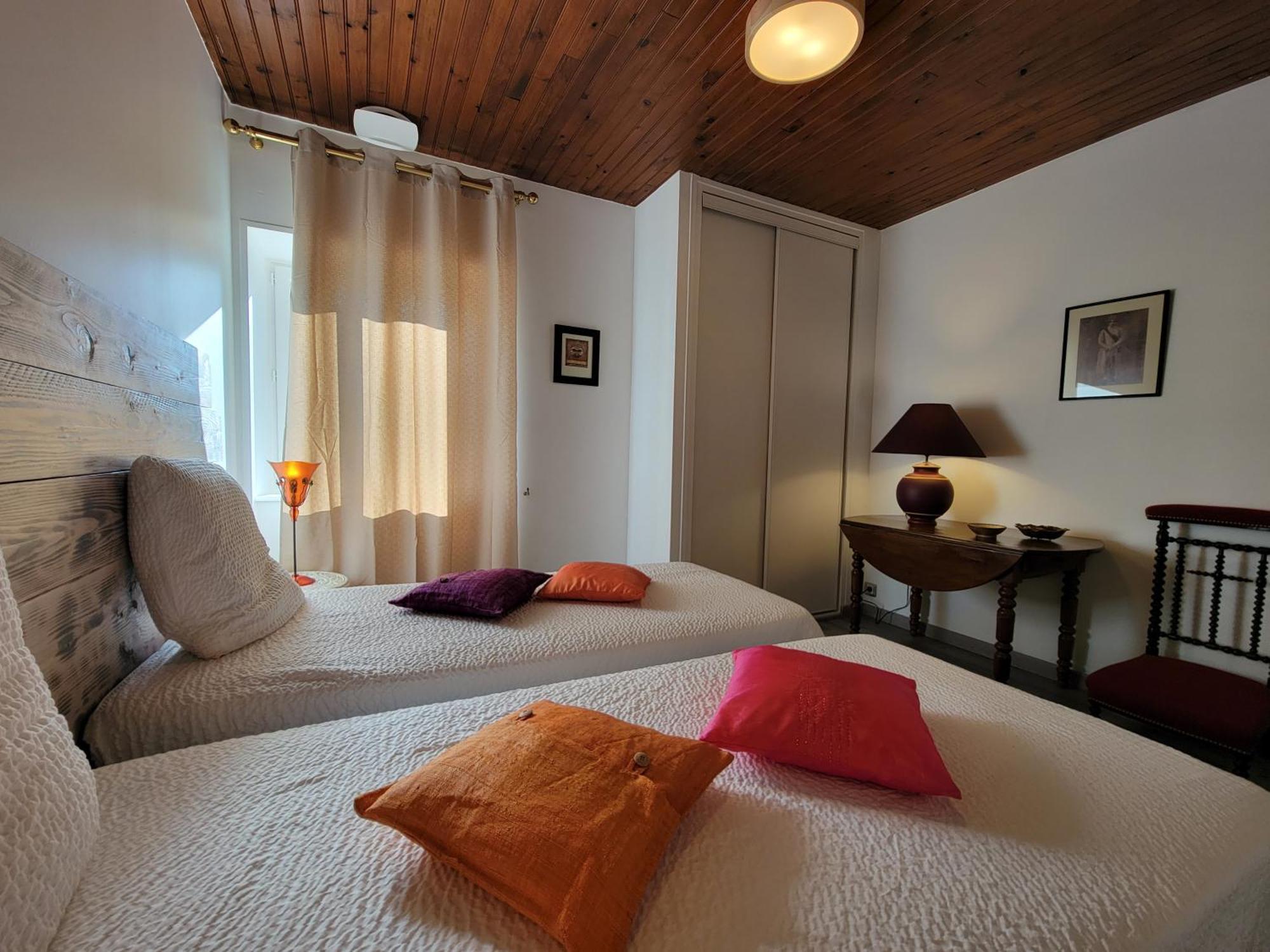 Hotel Domaine Bassy Saint-Gengoux-de-Scissé Esterno foto